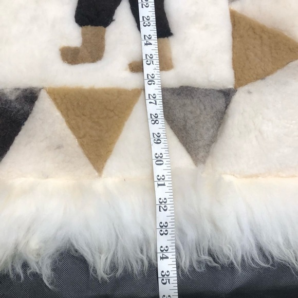 Bolivia Alpaca Wool LLama Fur Wall
Hanging Throw 41*34 - Picture 7 of 7